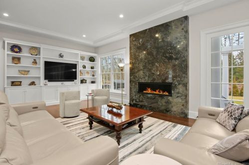 31 Baldwin Farms, Greenwich CT 06831-3307 exterior