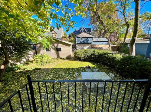 2834 Prospect Ave, Milwaukee WI  53211-3770 exterior