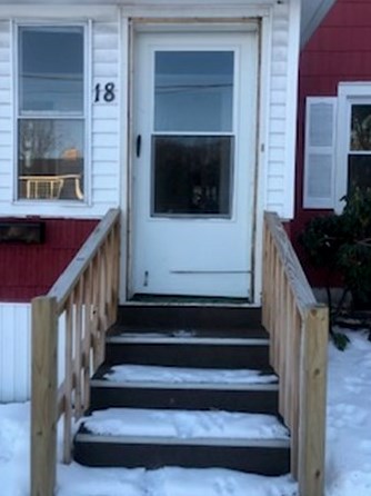 18 Leroy Pl, Springfield, MA 01104-1915