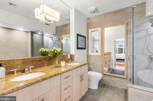 122 Christian St, Philadelphia PA 19147-3612 exterior