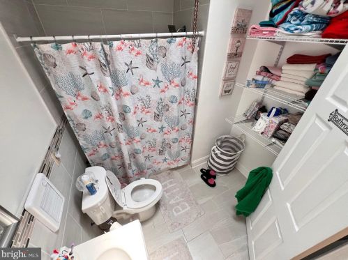 230 Comly St, Philadelphia PA 19120-1124 exterior