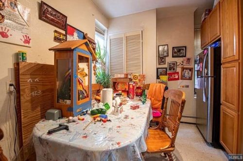 207 St, Union City NJ 07087-6404 exterior