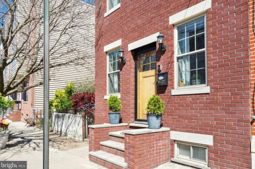 1627 Carpenter St, Philadelphia PA  19146-2005 exterior