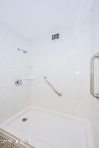 8648 Kenyon Dr, Tucson AZ  85710-4234 exterior