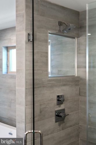 1352 19 St, Philadelphia PA 19146-4665 exterior