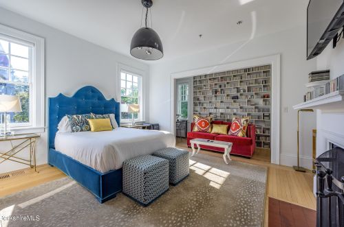 2 Kemble St, Lenox MA 01240-2816 exterior