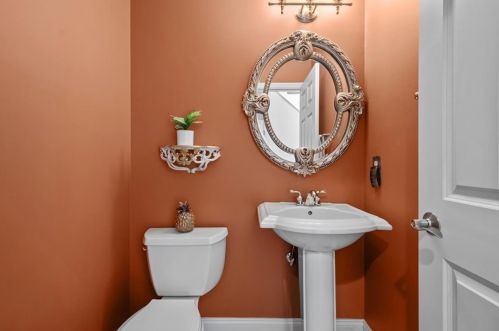 2419 Orchard Dr, Pittsburgh PA  15241-2542 exterior