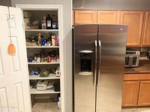 3819 74th Dr, Phoenix AZ  85043-7590 exterior