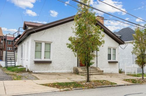 9 Carrick Ave, Pittsburgh PA  15210-4321 exterior