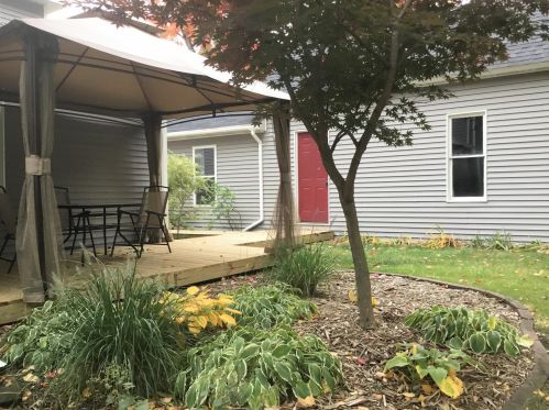 208 4 St, Shepherd MI 48883-9105 exterior