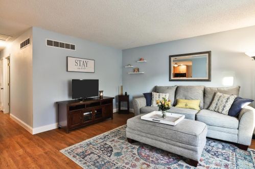 5321 Staely Ave, Saint Louis MO 63123-3652 exterior