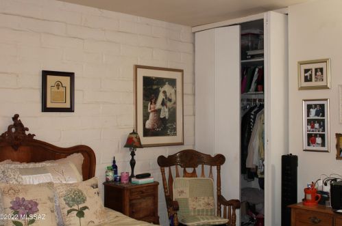 8011 Julia St, Tucson AZ 85710-4821 exterior