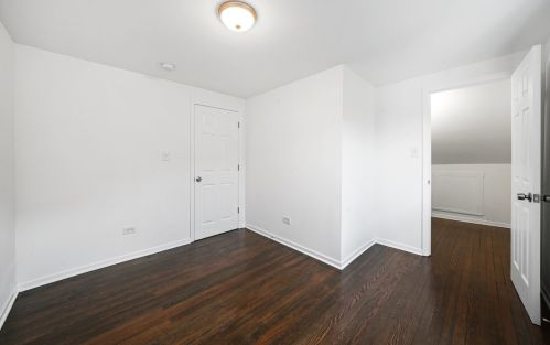 5917 Washtenaw Ave, Chicago IL  60659-3913 exterior