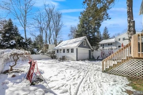 152 Madison Ave, Cresskill NJ 07626-1301 exterior