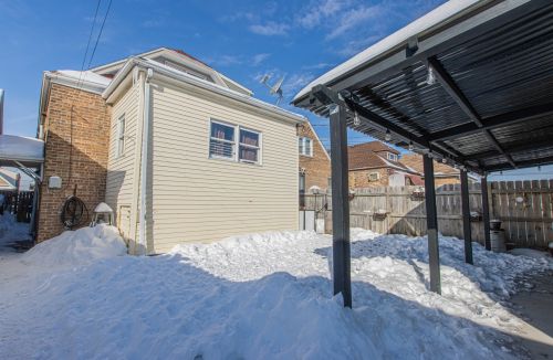 6343 Tripp Ave, Chicago IL 60646-4524 exterior