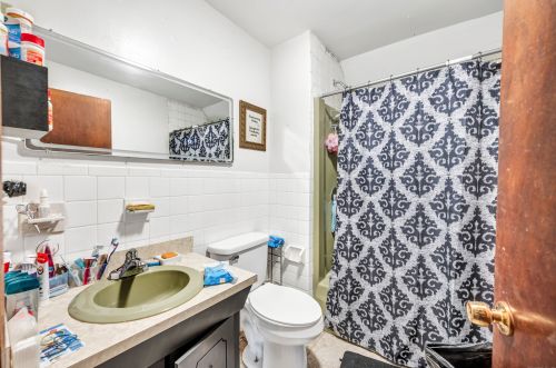 172 Adelaide St, Hartford CT 06114-1806 exterior