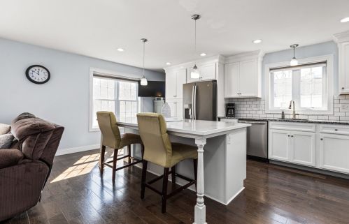 48 Collins St, Seabrook NH 03874-4603 exterior