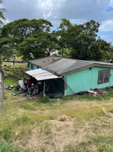 2221 Anianiku St, Honolulu, HI 96813-1406