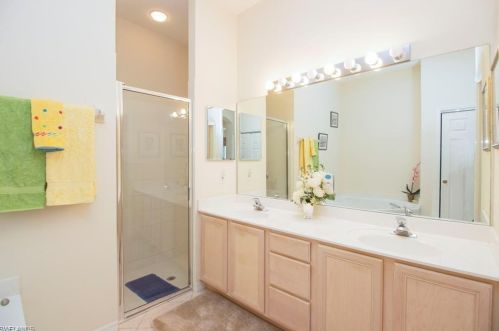 1810 Leamington Ln, Naples FL 34109-1453 exterior