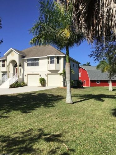 5325 Cypress Ln, Naples, FL 34113-7700