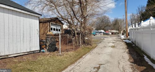 302 Spring St, Limerick PA  19468-2518 exterior