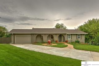 12001 Douglas Cir, Omaha, NE 68154-2236