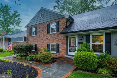 1806 Stirrup Ln, Alexandria, VA 22308-2255
