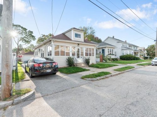 34 Ingleside Ave, Providence, RI 02905-2613