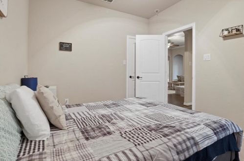 11812 Yarmouth Ln, Frisco TX 75034-8747 exterior