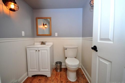 18 Arbor Rdg Rd, Torrington CT 06790-2576 exterior