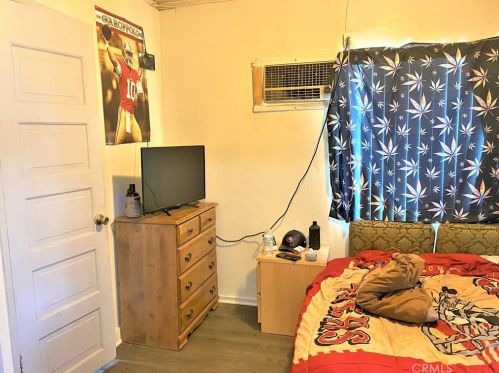 2630 L St, Bakersfield CA 93304-3045 exterior