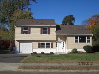 815 Lynwood St, Raritan, NJ 08869-1332
