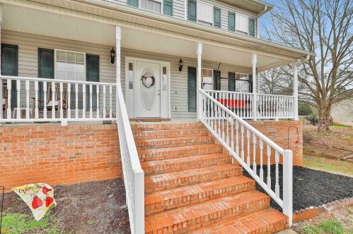 132 Cardell Farms Rd, Locust Grove, GA 30248-3238