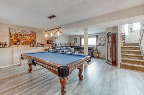 8 Linda Ln, Babylon NY exterior