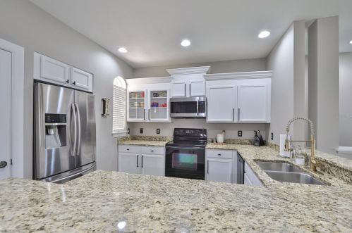 3334 Las Campos Pl, Tampa FL  33611-2967 exterior