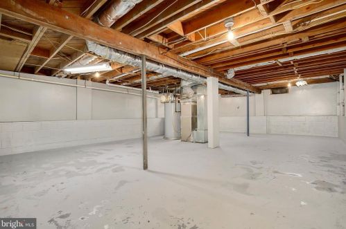 1805 Crawford Dr, Rockville MD 20851-1711 exterior