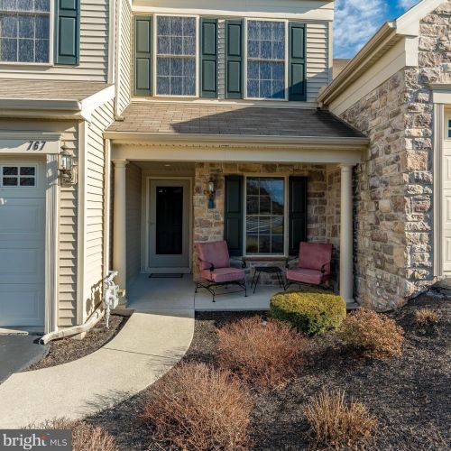 767 Creekside Dr, Hummelstown, PA 17036-7058