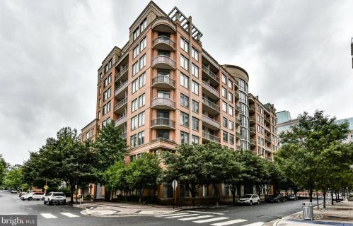 3625 10th St, Arlington VA 22201-4454 exterior