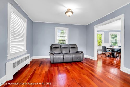 308 Monmouth Rd, West Long Branch NJ 07764-1028 exterior