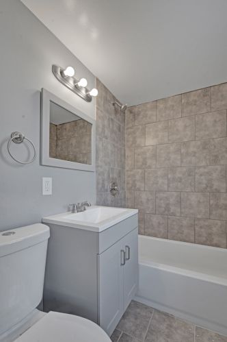 937 123rd St, Chicago IL 60827-5723 exterior