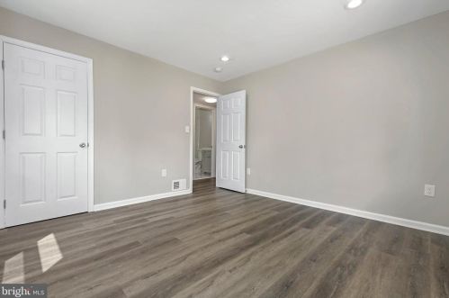 13210 Midway Ave, Rockville MD 20851-1813 exterior