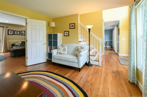 14 Cornelia Dr, Wallingford, CT 06492-2862