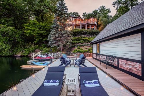 261 Squaw Trl, Andover, NJ 07821-2963