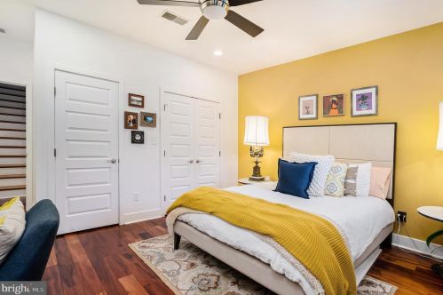 2225 Christian St, Philadelphia PA 19147-3710 exterior