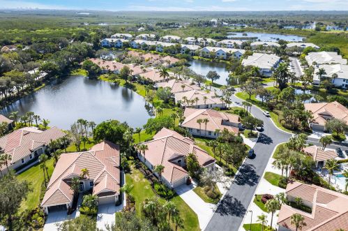 8472 Bent Crk Way, Naples FL 34114-9421 exterior