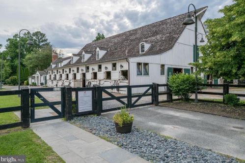 7007 Connecticut Ave, Bethesda MD  20815-4936 exterior