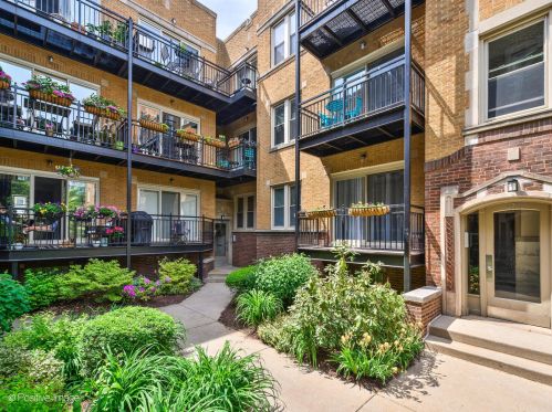 4720 Beacon St, Chicago IL  60640-4835 exterior