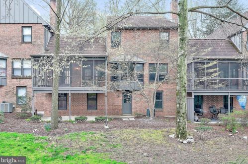 1205 Limerick Ct, Hummelstown PA  17036-9152 exterior