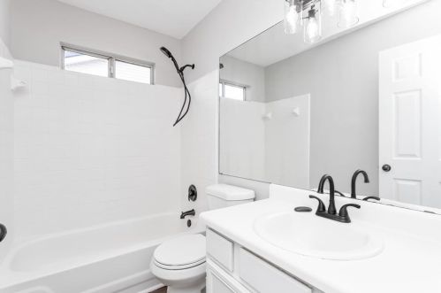 320 Emerald Grn Ct, Atlanta GA 30349-8420 exterior