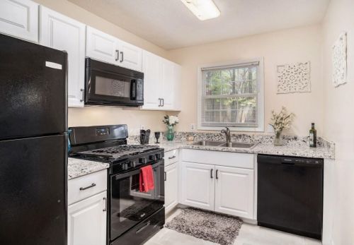 2370 Cv Rd, Lithonia GA 30058-8960 exterior